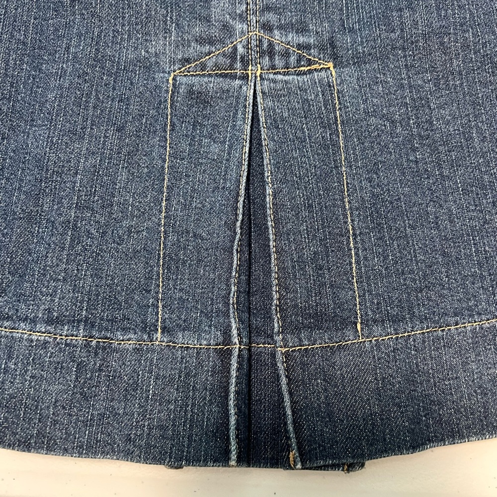 Burberry London Denim Skirt Size Large - Picture 11 of 17